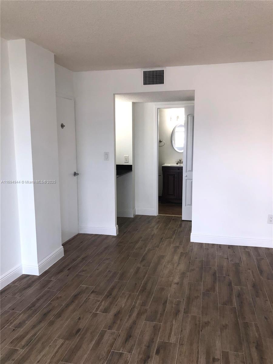 BAYSHORE PLACE CONDO - Residential