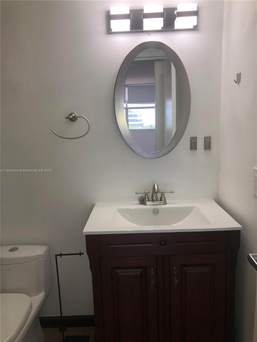 BAYSHORE PLACE CONDO - Residential