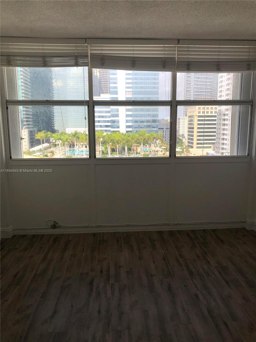 BAYSHORE PLACE CONDO - Residential