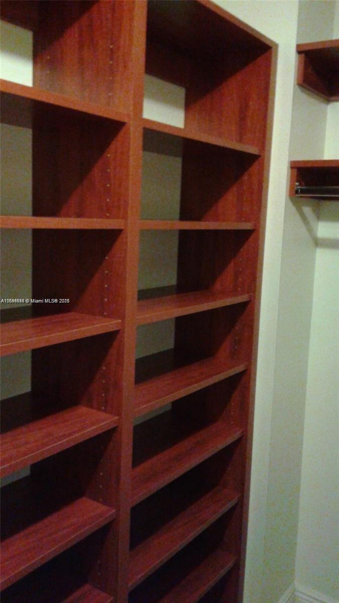 BAYSHORE PLACE CONDO - Residential
