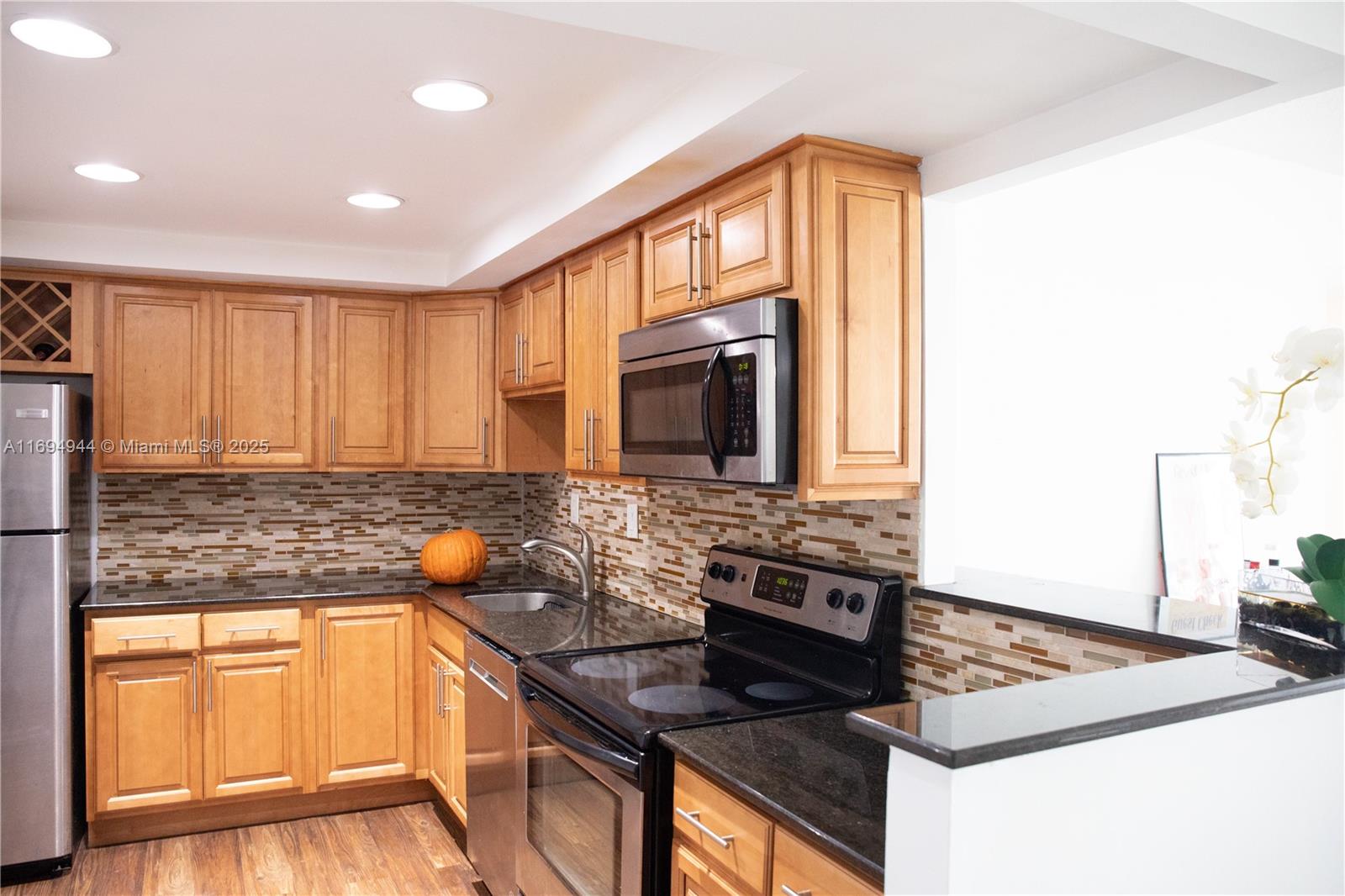 BAYSHORE PLACE CONDO - Residential