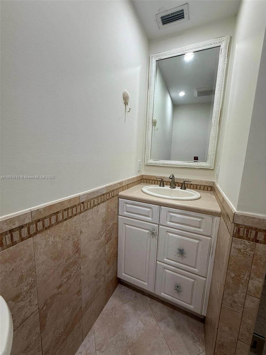 CEDAR POINTE CONDO - Residential