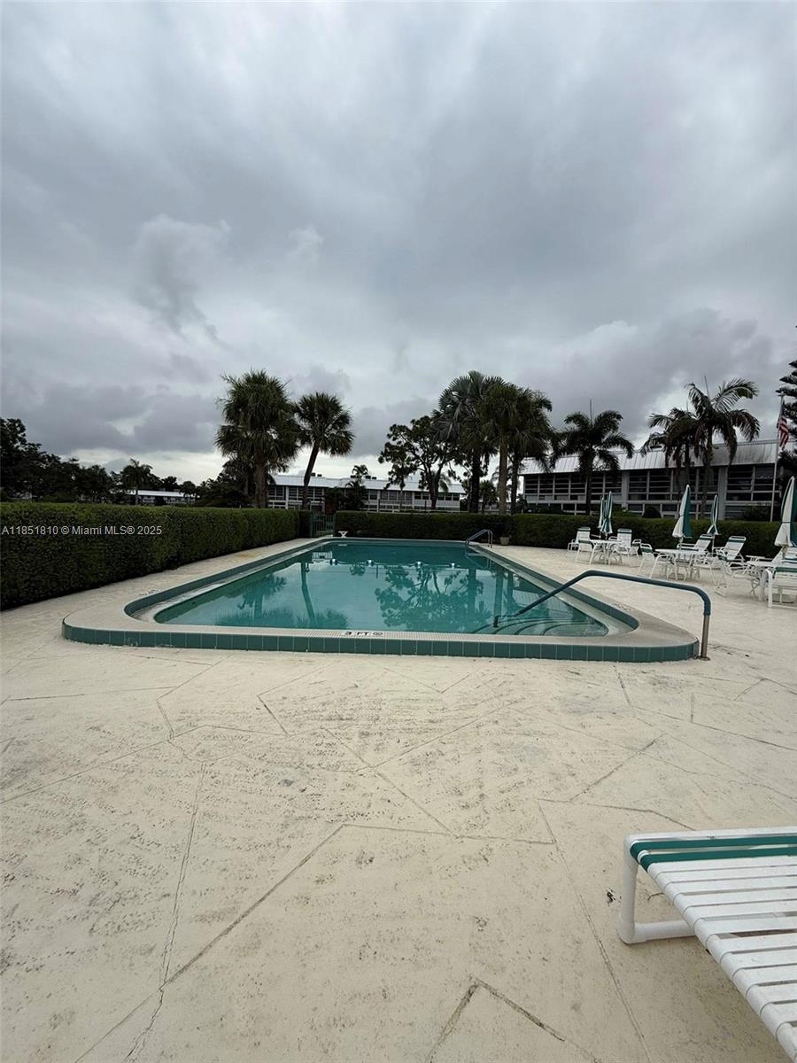 CEDAR POINTE CONDO - Residential