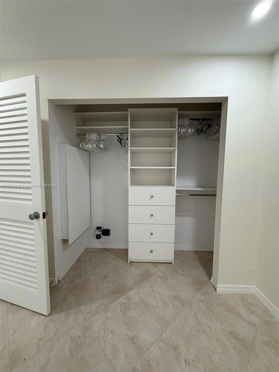 CEDAR POINTE CONDO - Residential