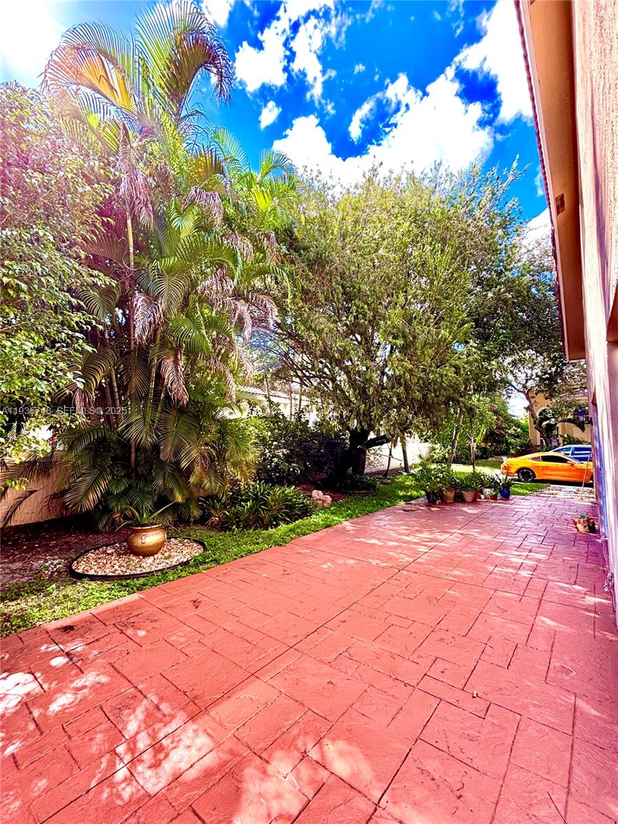 CORAL RIDGE DRIVE COMMERC - Residential