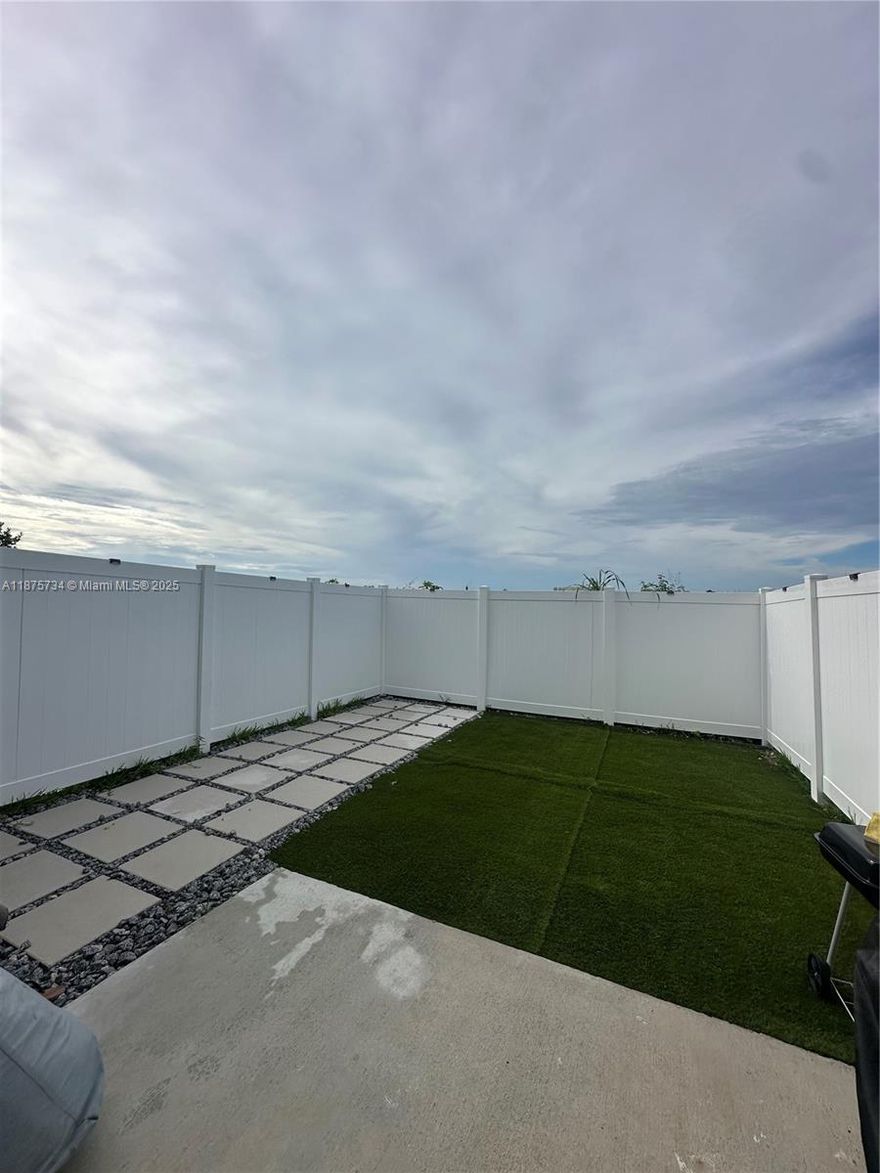 Beautiful property with a large, enclosed patio and entertainment area. 3 full bathrooms and 3 full bedrooms, one downstairs and two upstairs, completely new.

first , security and last month. ... session 8