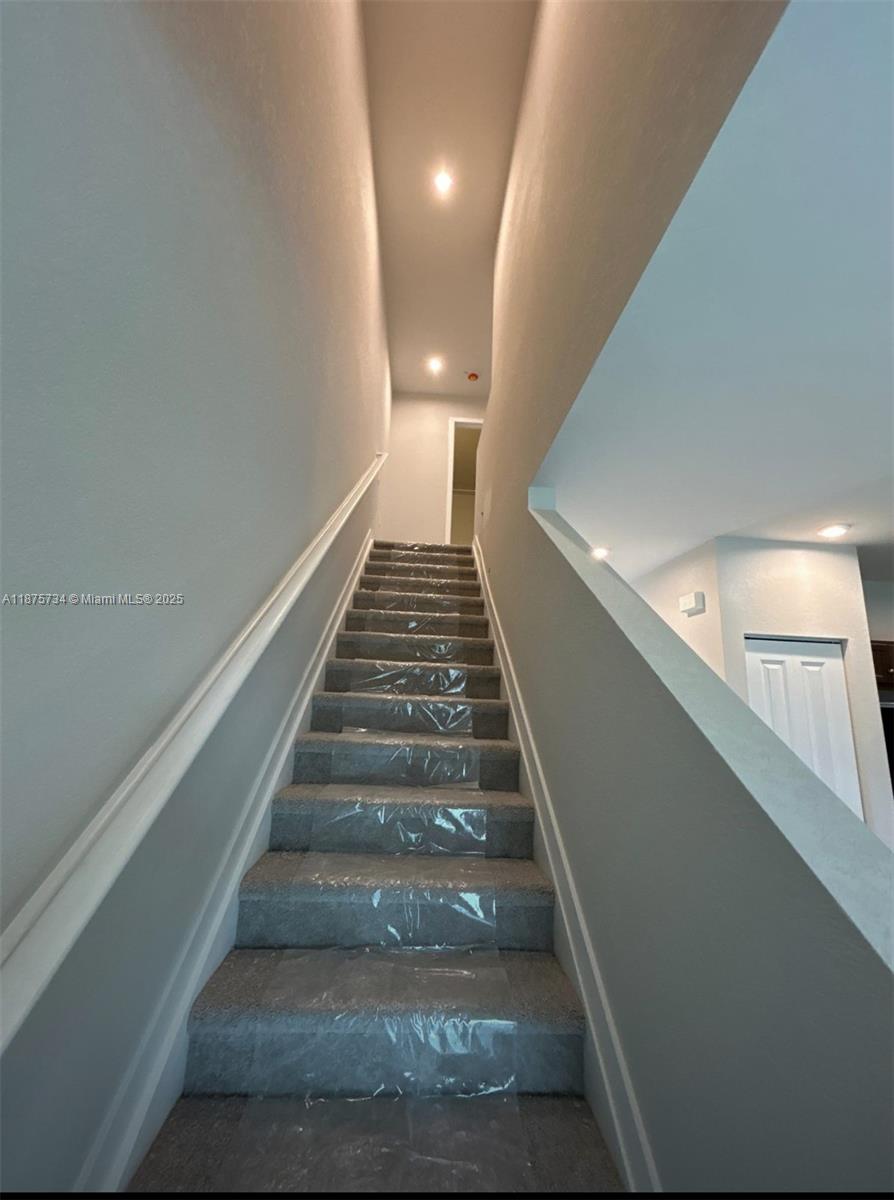 COSTA BLANCA VILLAS - Residential Lease