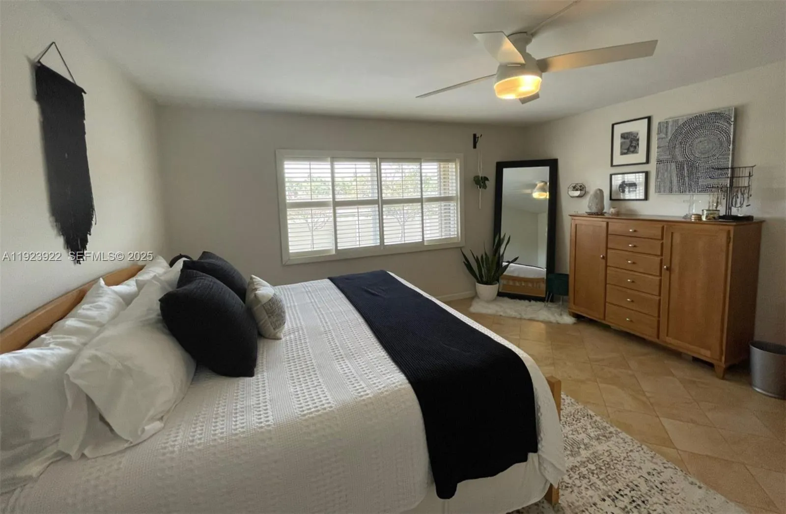 Lauderdale By The Sea, Florida 33308, United States, 2 Bedrooms Bedrooms, ,3 BathroomsBathrooms,Residential,Active,250838