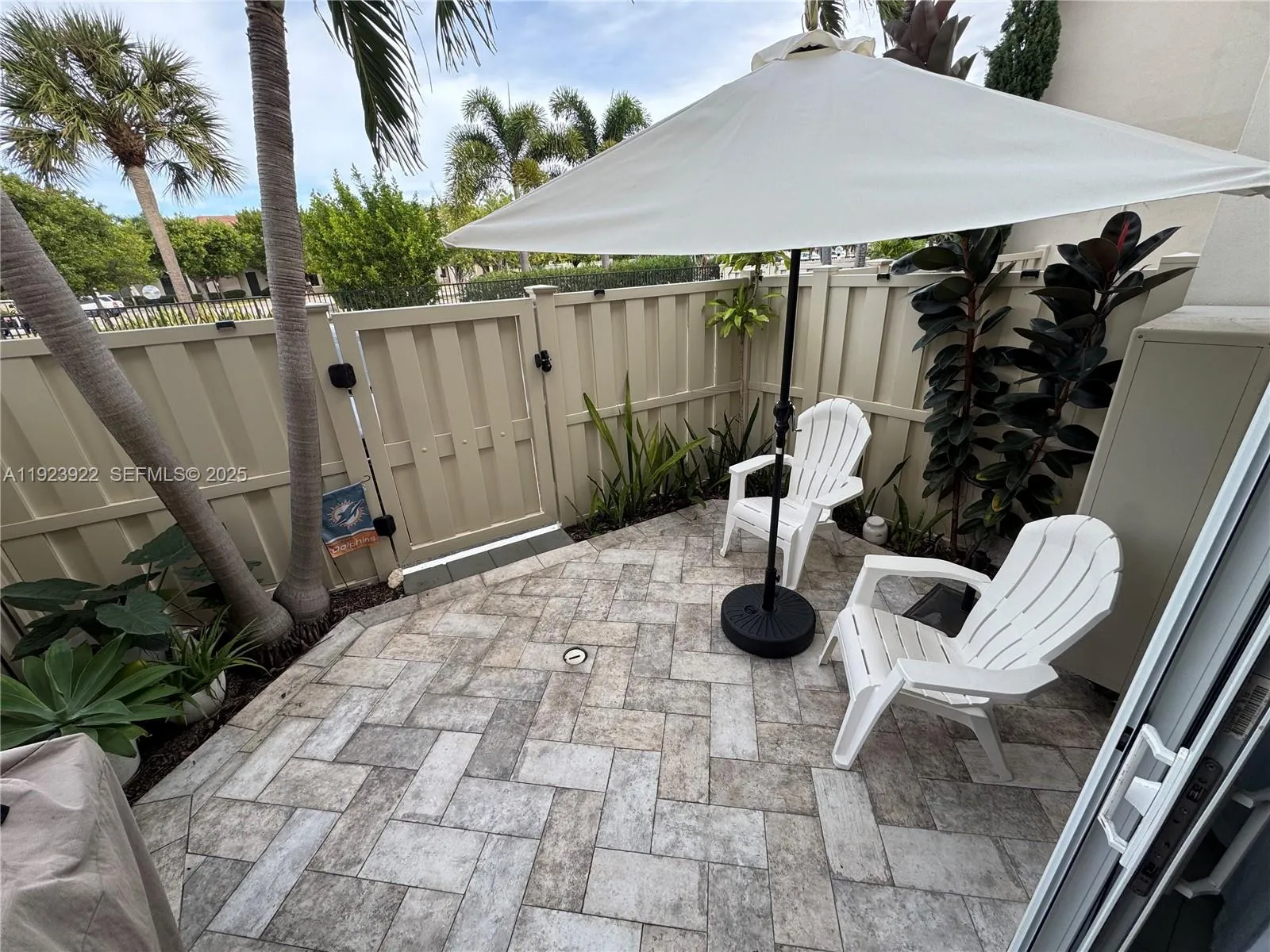 Lauderdale By The Sea, Florida 33308, United States, 2 Bedrooms Bedrooms, ,3 BathroomsBathrooms,Residential,Active,250838