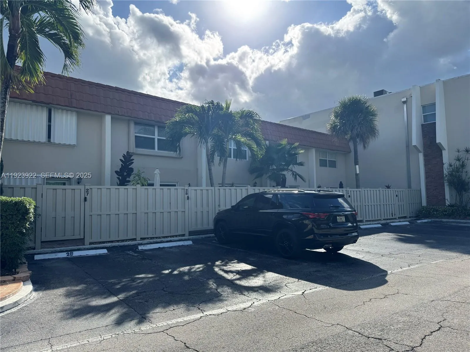 Lauderdale By The Sea, Florida 33308, United States, 2 Bedrooms Bedrooms, ,3 BathroomsBathrooms,Residential,Active,250838
