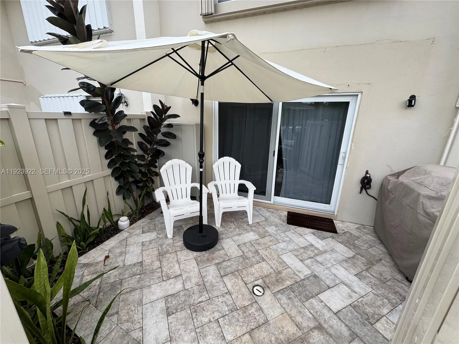 Lauderdale By The Sea, Florida 33308, United States, 2 Bedrooms Bedrooms, ,3 BathroomsBathrooms,Residential,Active,250838