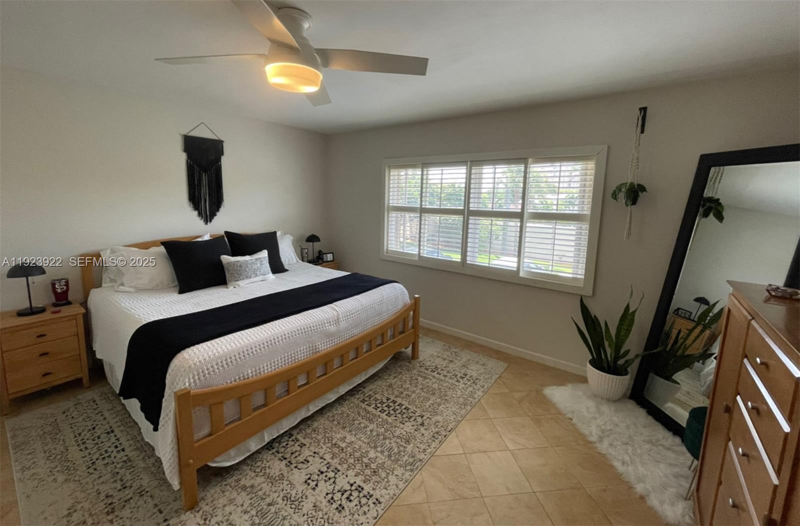 5555 N Ocean Blvd 28