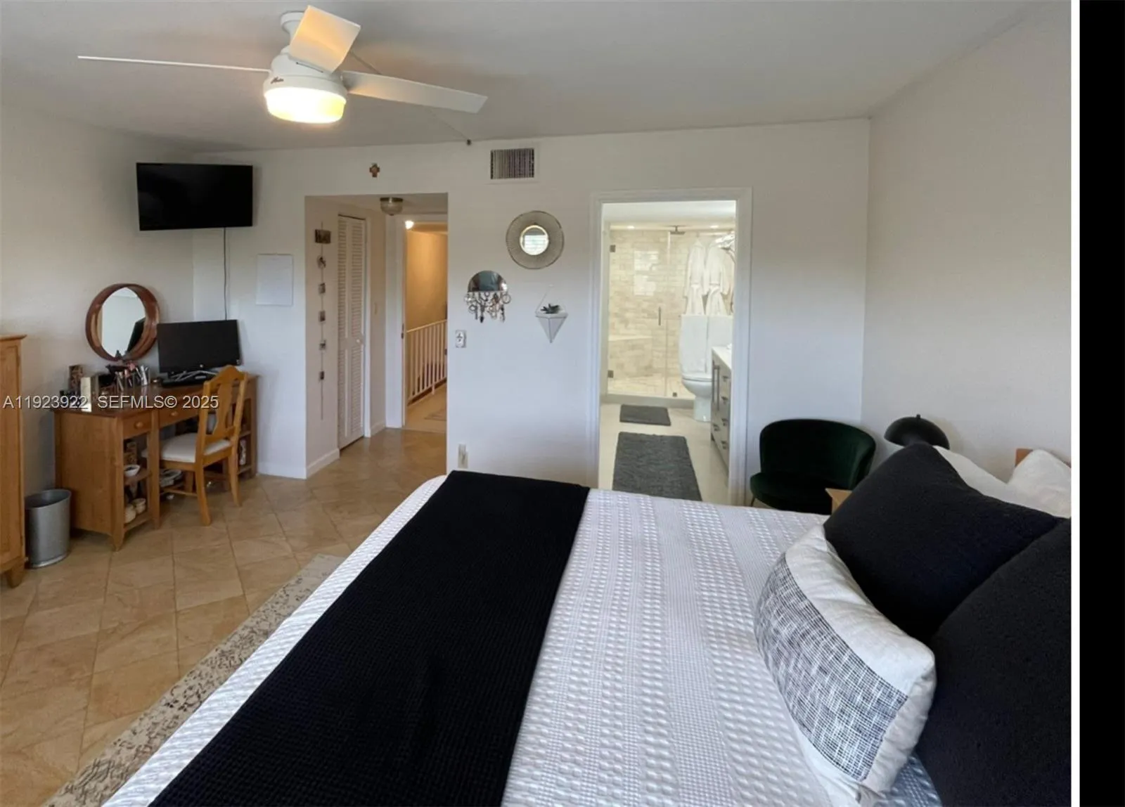 Lauderdale By The Sea, Florida 33308, United States, 2 Bedrooms Bedrooms, ,3 BathroomsBathrooms,Residential,Active,250838