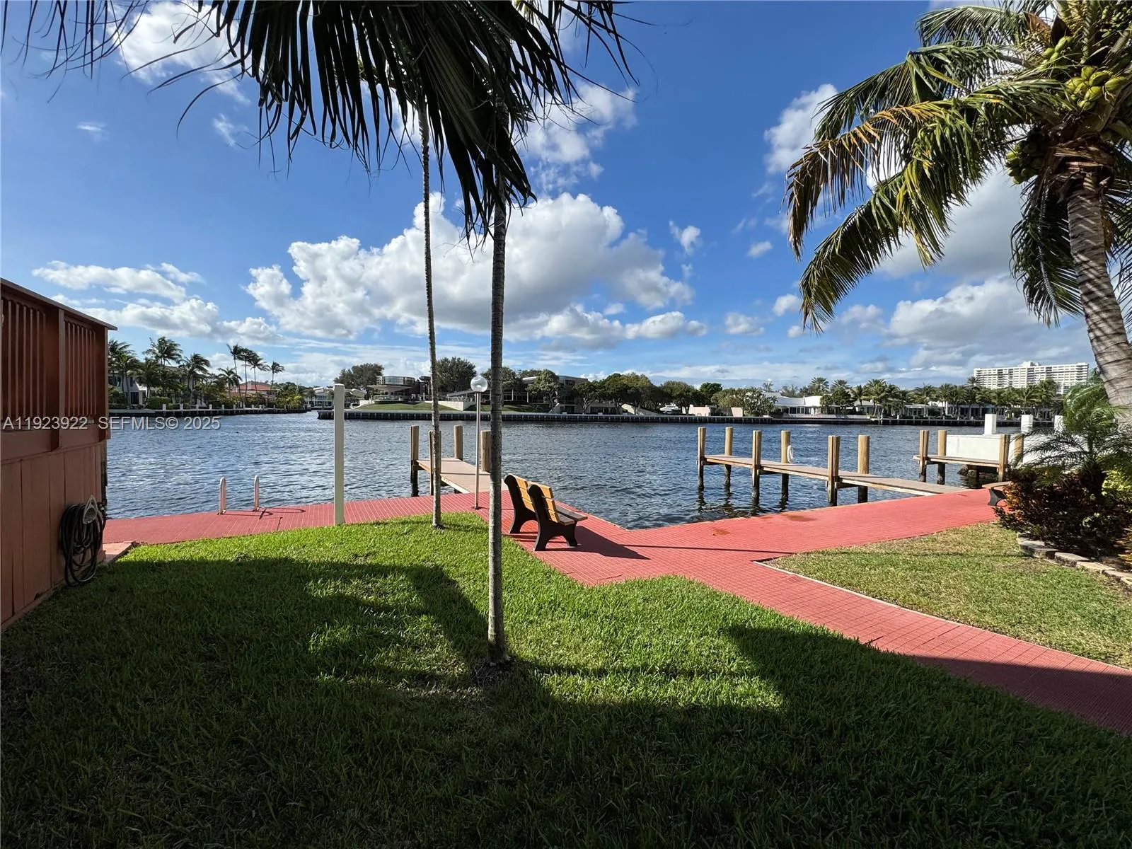 Lauderdale By The Sea, Florida 33308, United States, 2 Bedrooms Bedrooms, ,3 BathroomsBathrooms,Residential,Active,250838