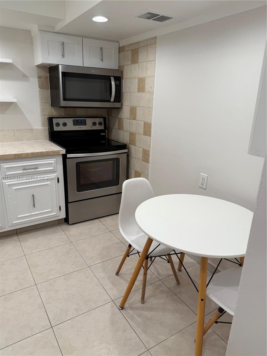 DESOTO PARK CONDO - Residential Lease