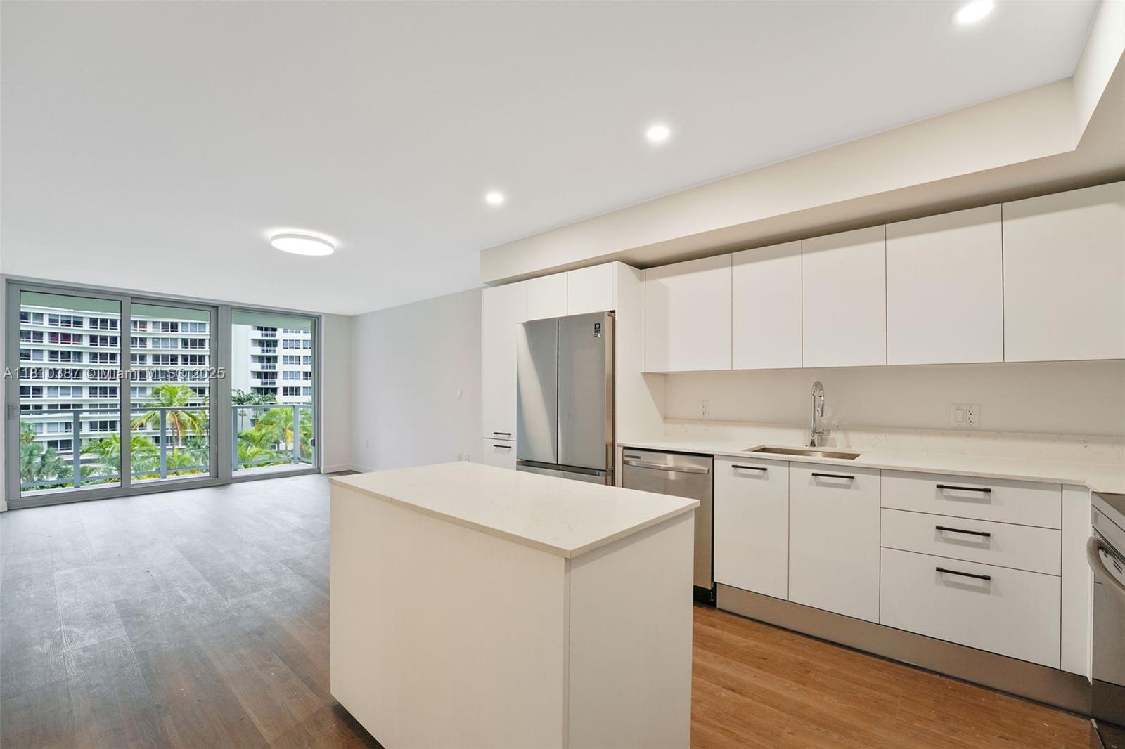 1500 Bay Rd N-0419, Miami Beach, Miami-Dade County, Florida - 1 Bedrooms  
1 Bathrooms - 