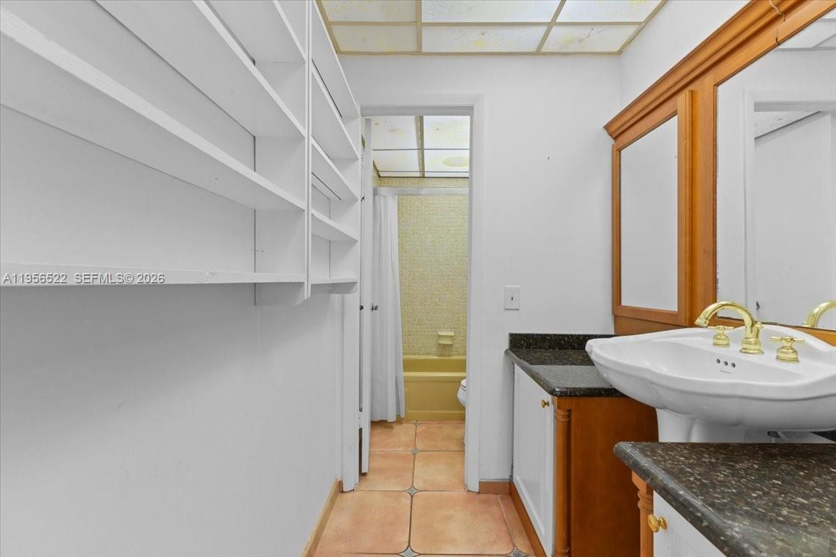 EMERALD ISLES WEST PHASE - Residential