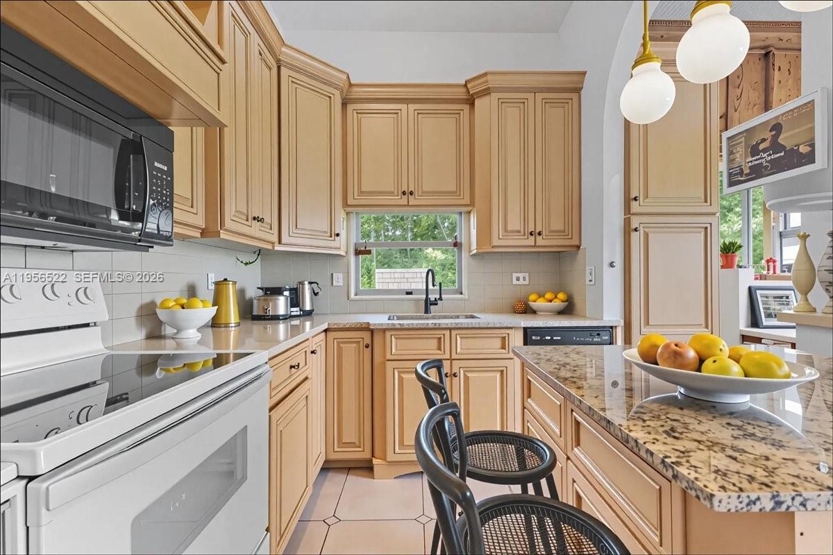 EMERALD ISLES WEST PHASE - Residential