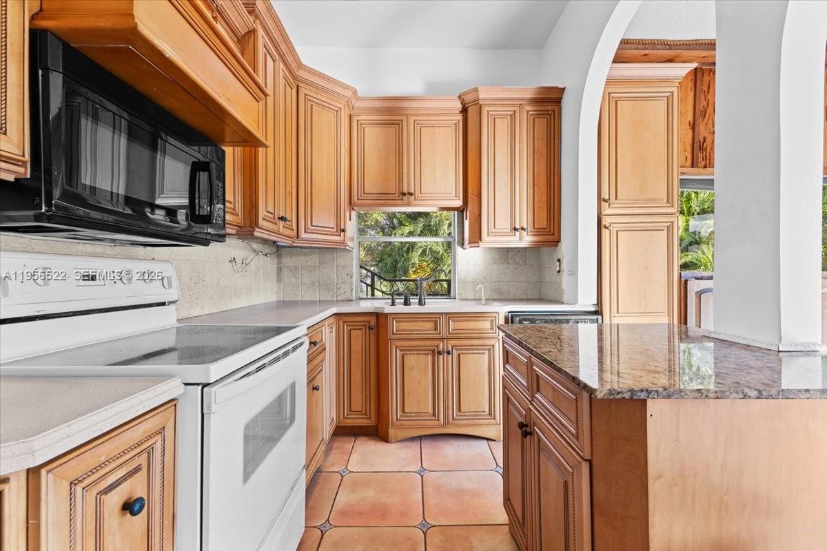 EMERALD ISLES WEST PHASE - Residential