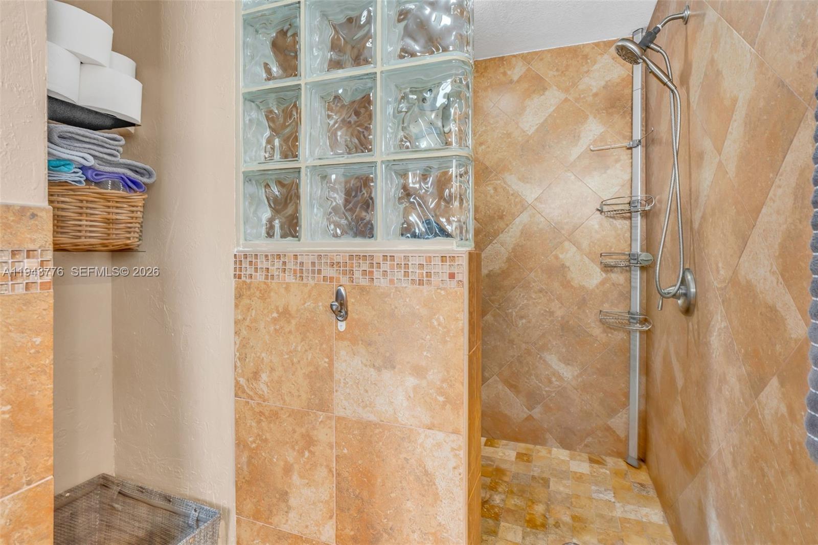 LARGO SOUND VILLAGE - Residential