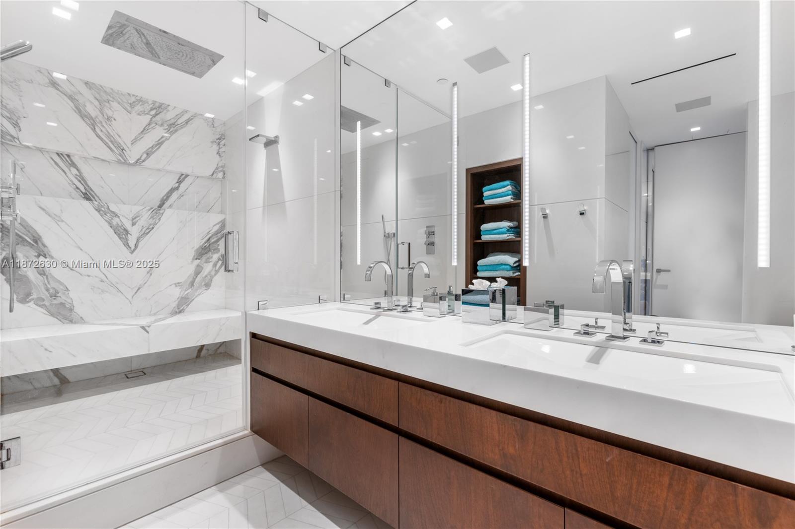 CONTINUUM ON SOUTH BEACH - Residential Lease