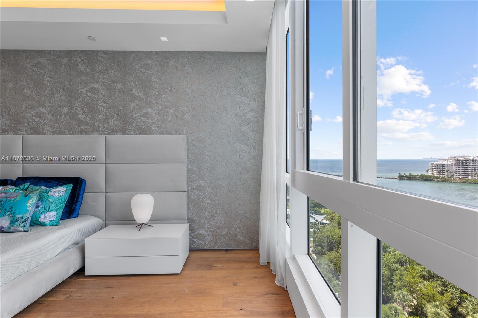 CONTINUUM ON SOUTH BEACH - Residential Lease