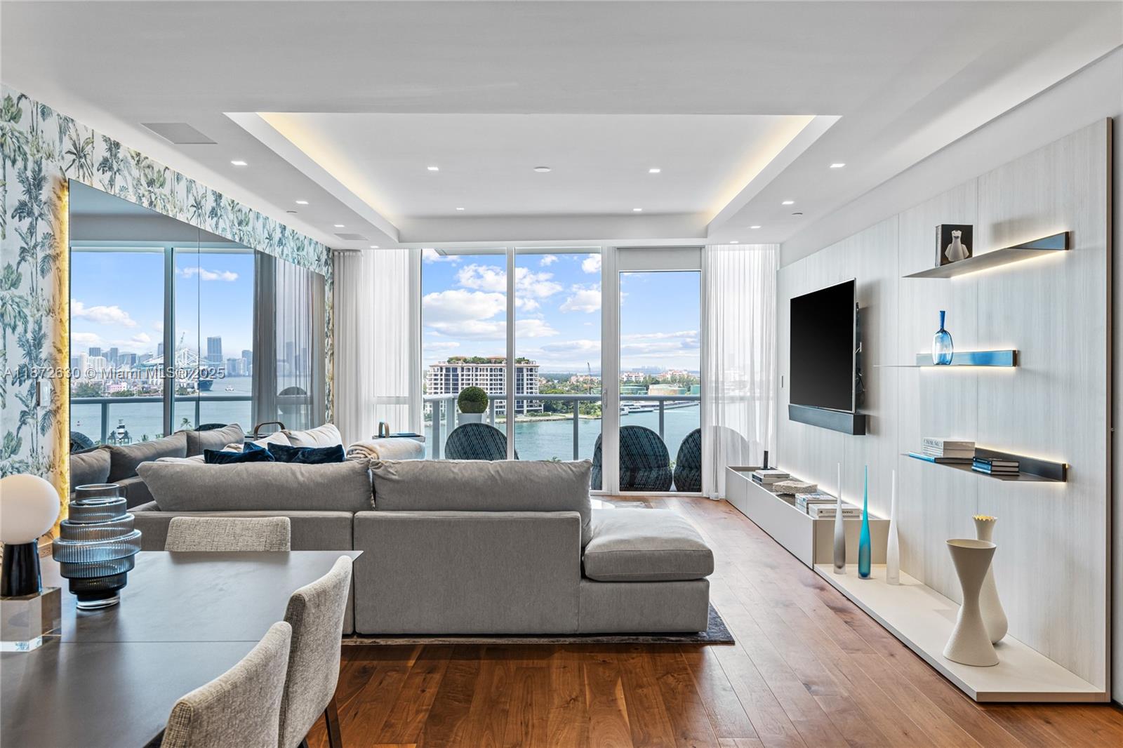 CONTINUUM ON SOUTH BEACH - Residential Lease