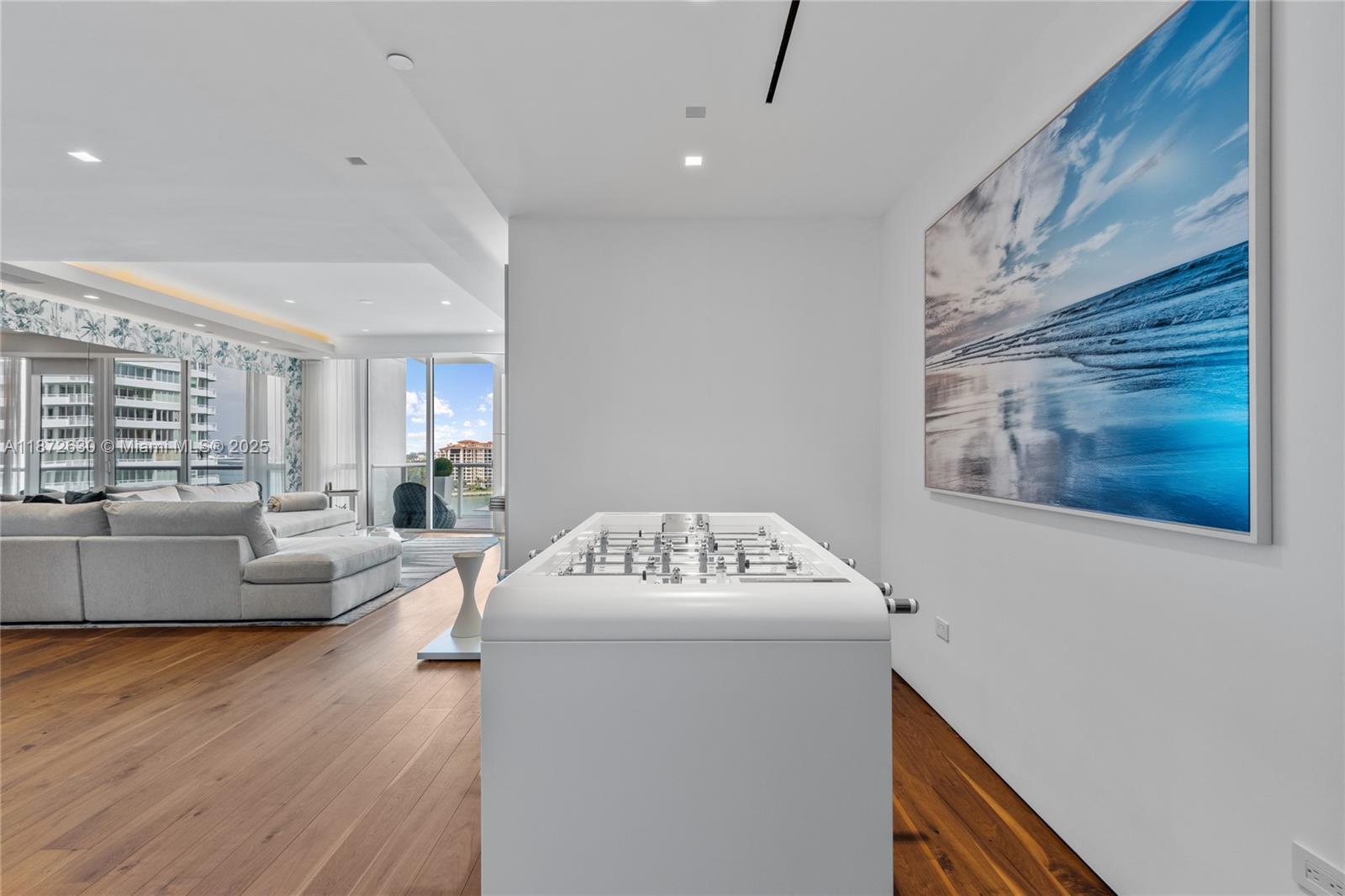 CONTINUUM ON SOUTH BEACH - Residential Lease