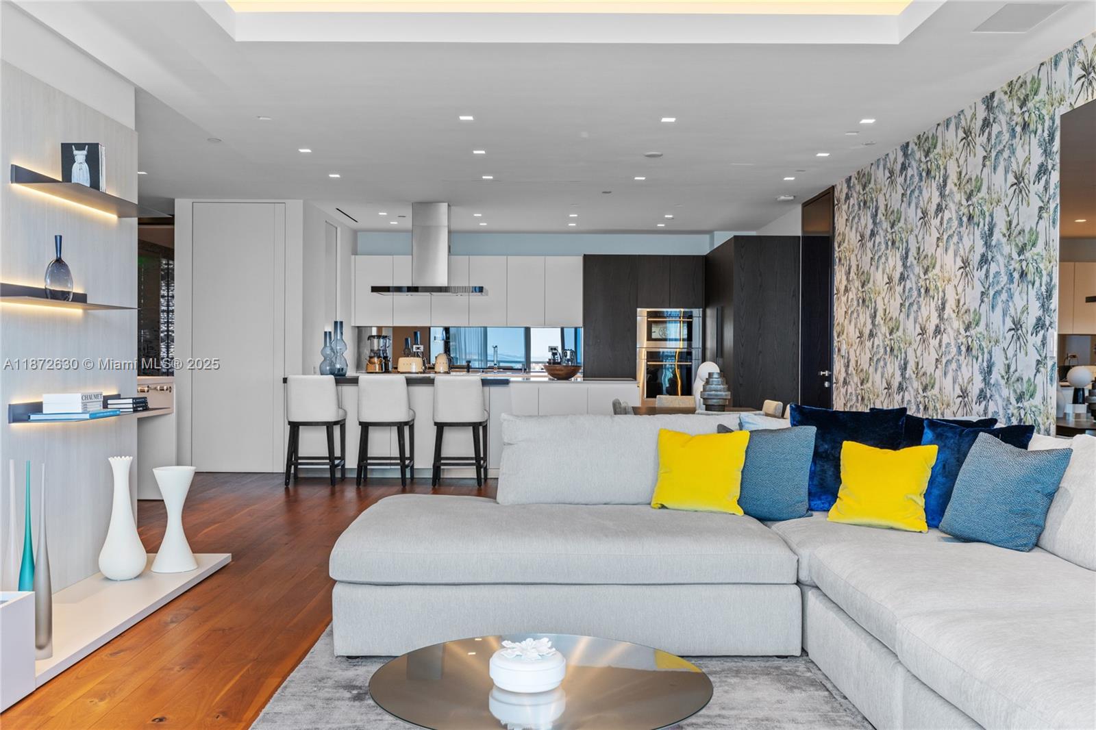 CONTINUUM ON SOUTH BEACH - Residential Lease