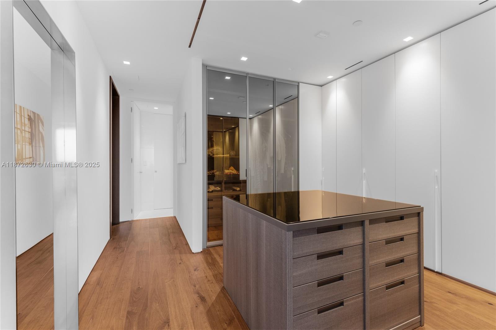 CONTINUUM ON SOUTH BEACH - Residential Lease