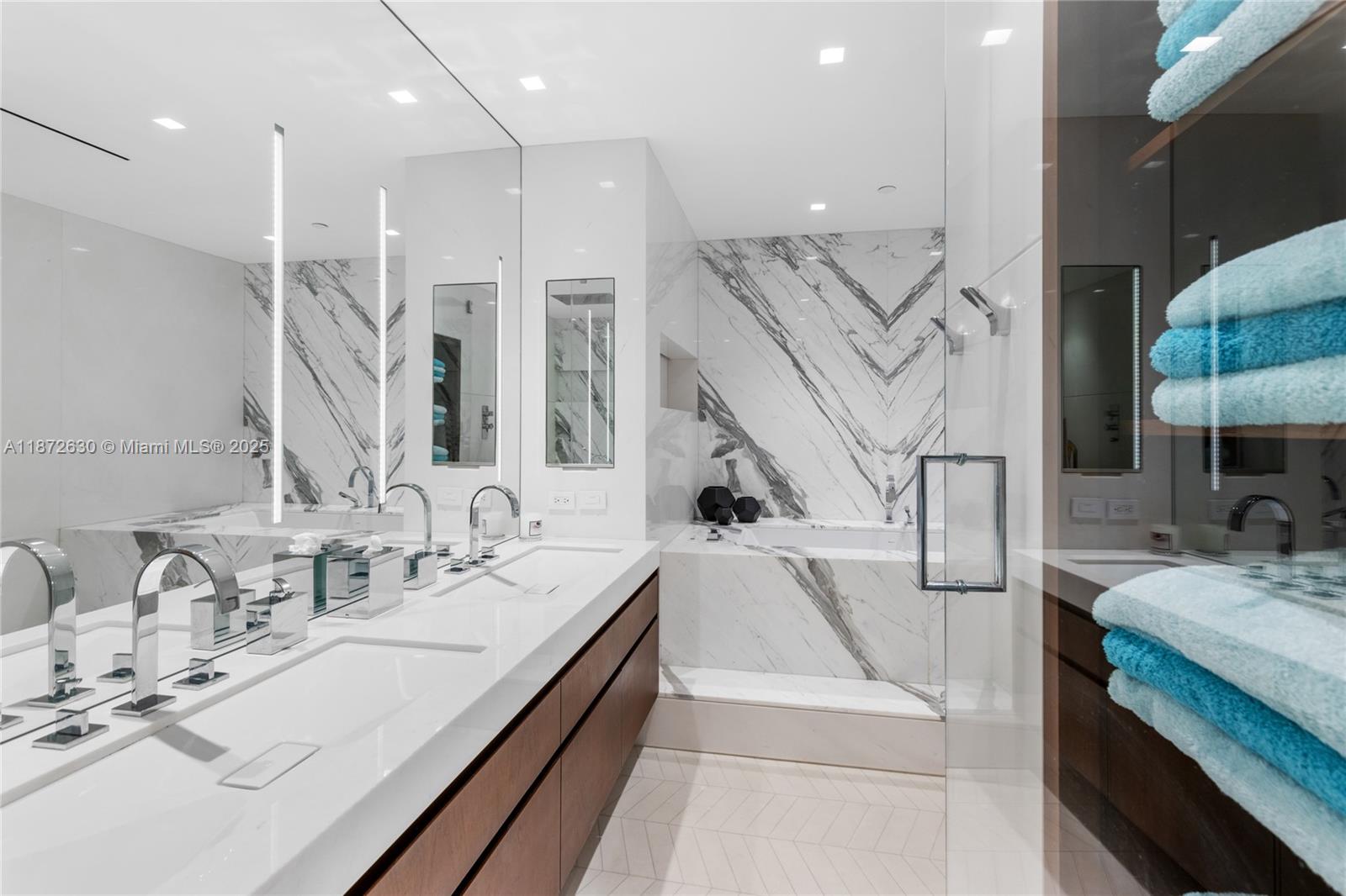 CONTINUUM ON SOUTH BEACH - Residential Lease