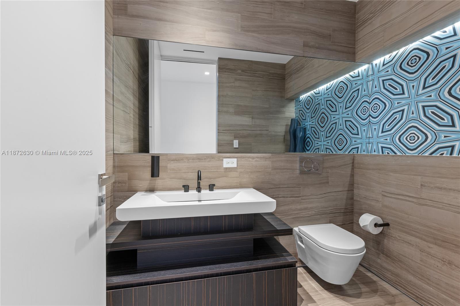 CONTINUUM ON SOUTH BEACH - Residential Lease