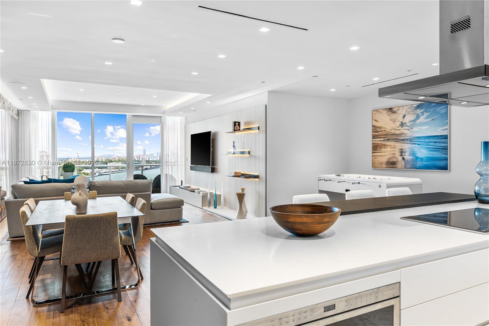 CONTINUUM ON SOUTH BEACH - Residential Lease