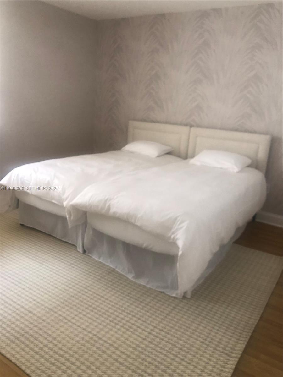 THE PLAZA OF BAL HARBOUR - Residential