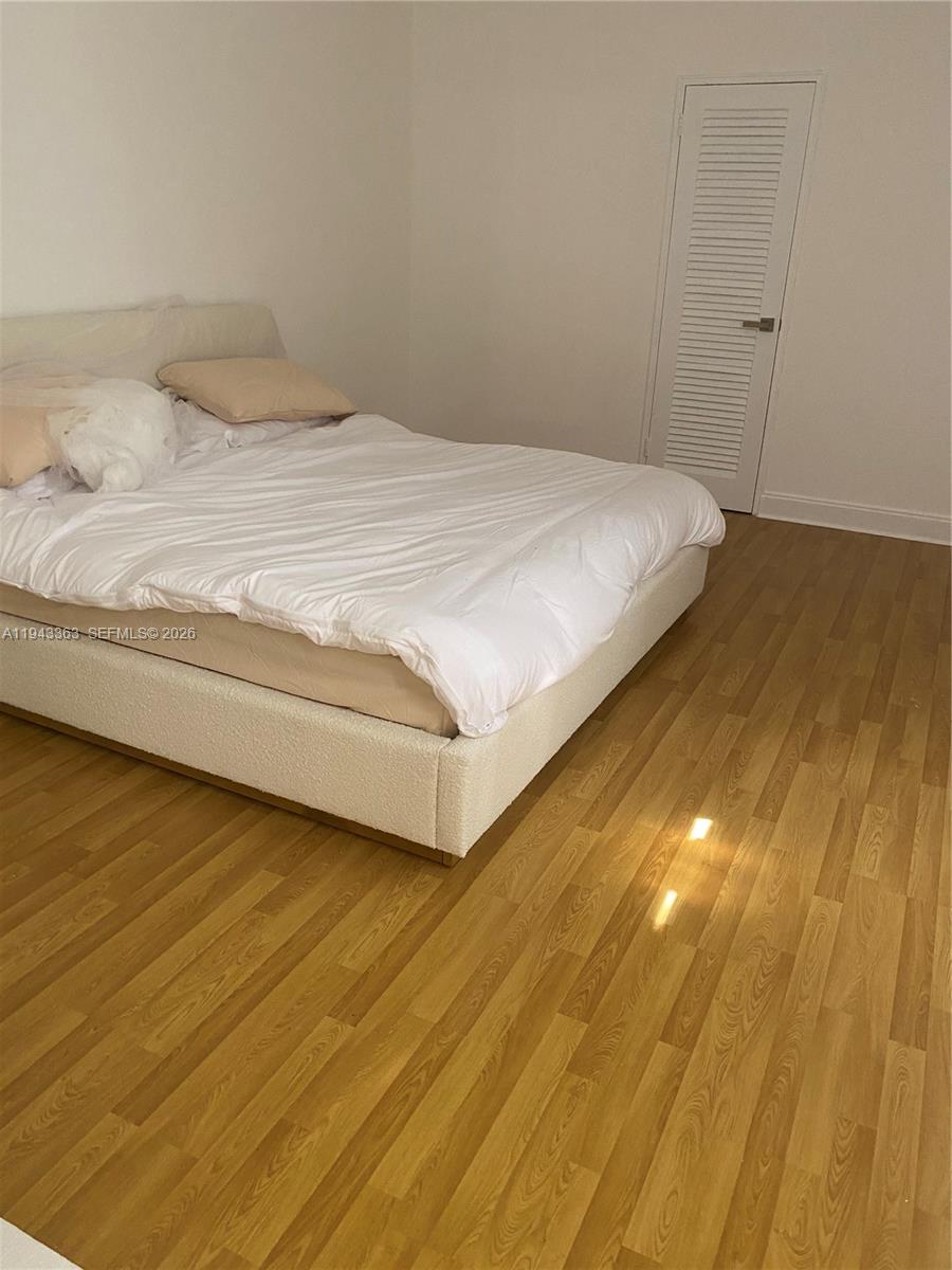 THE PLAZA OF BAL HARBOUR - Residential