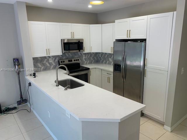 HAMPTON PLACE CONDO - Residential Lease