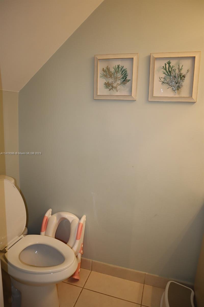 HAMPTON PLACE CONDO - Residential Lease