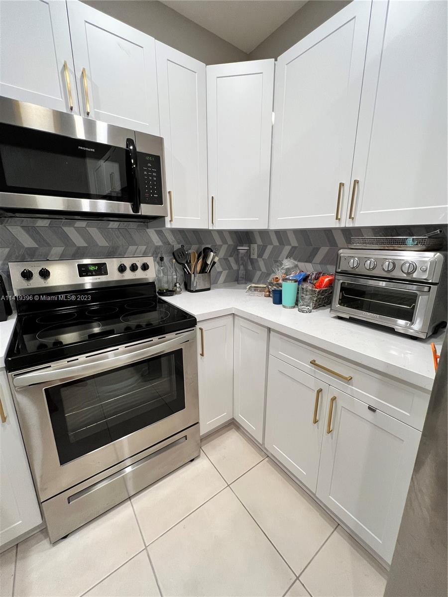 HAMPTON PLACE CONDO - Residential Lease