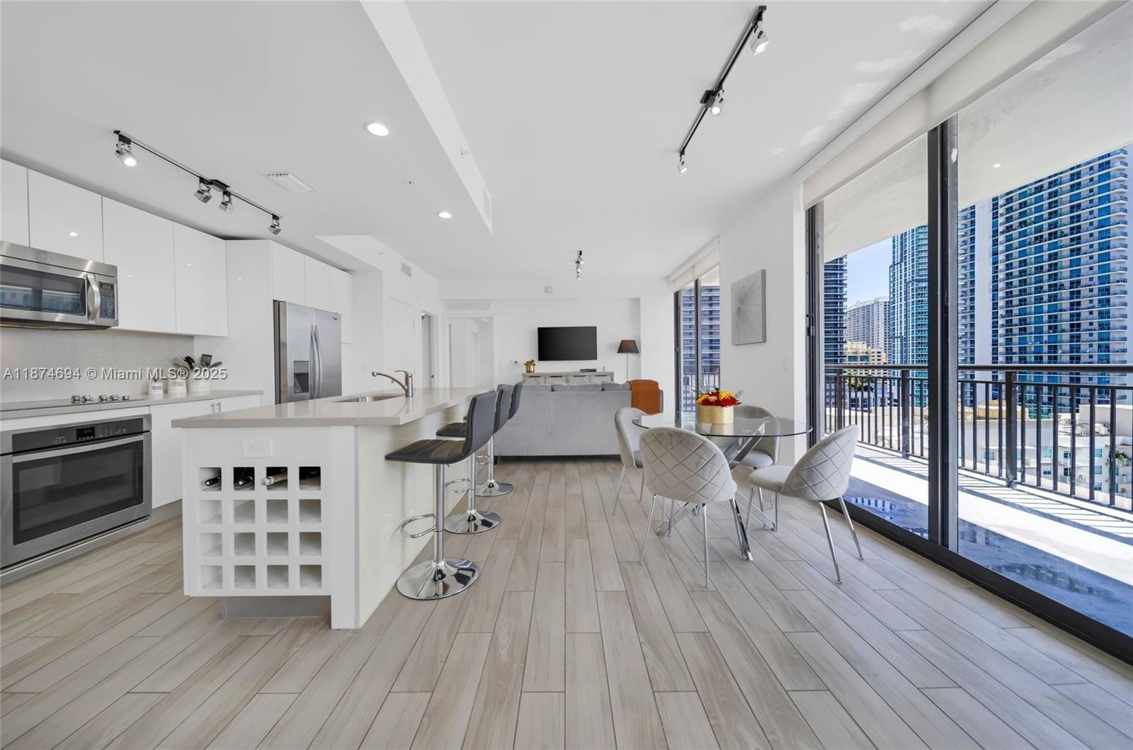 999 SW 1st Ave 1903