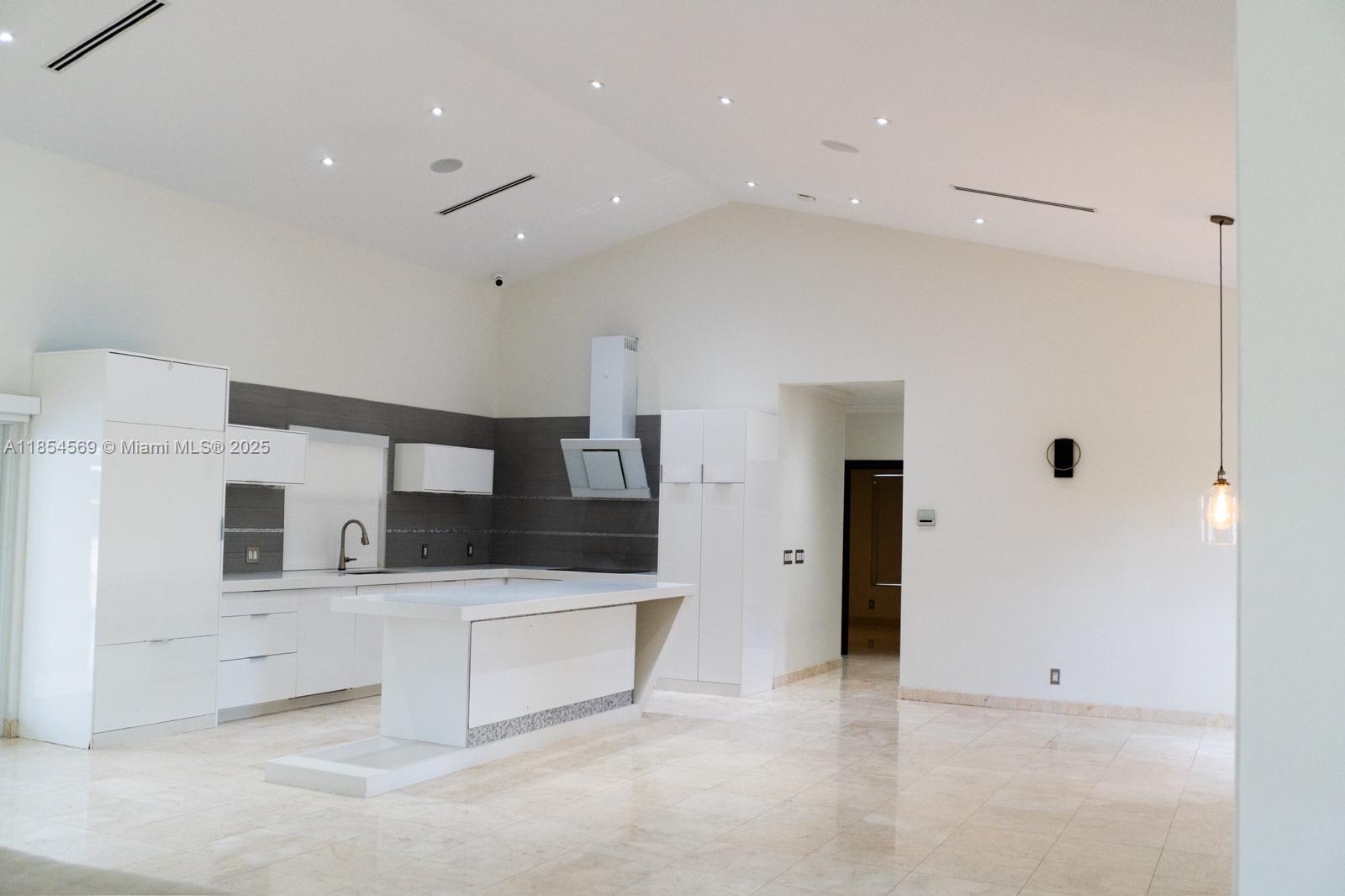 ANTIQUERS AERODROME - Residential Lease