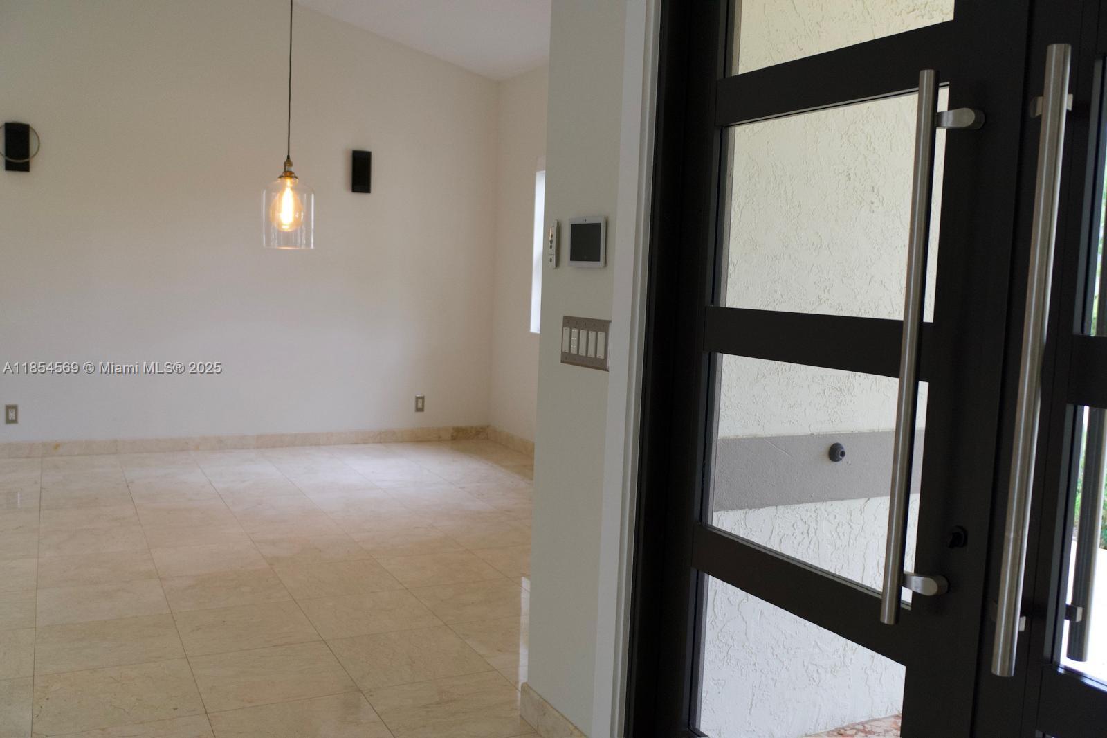 ANTIQUERS AERODROME - Residential Lease