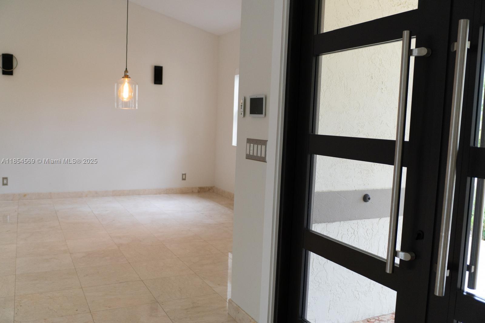 ANTIQUERS AERODROME - Residential Lease