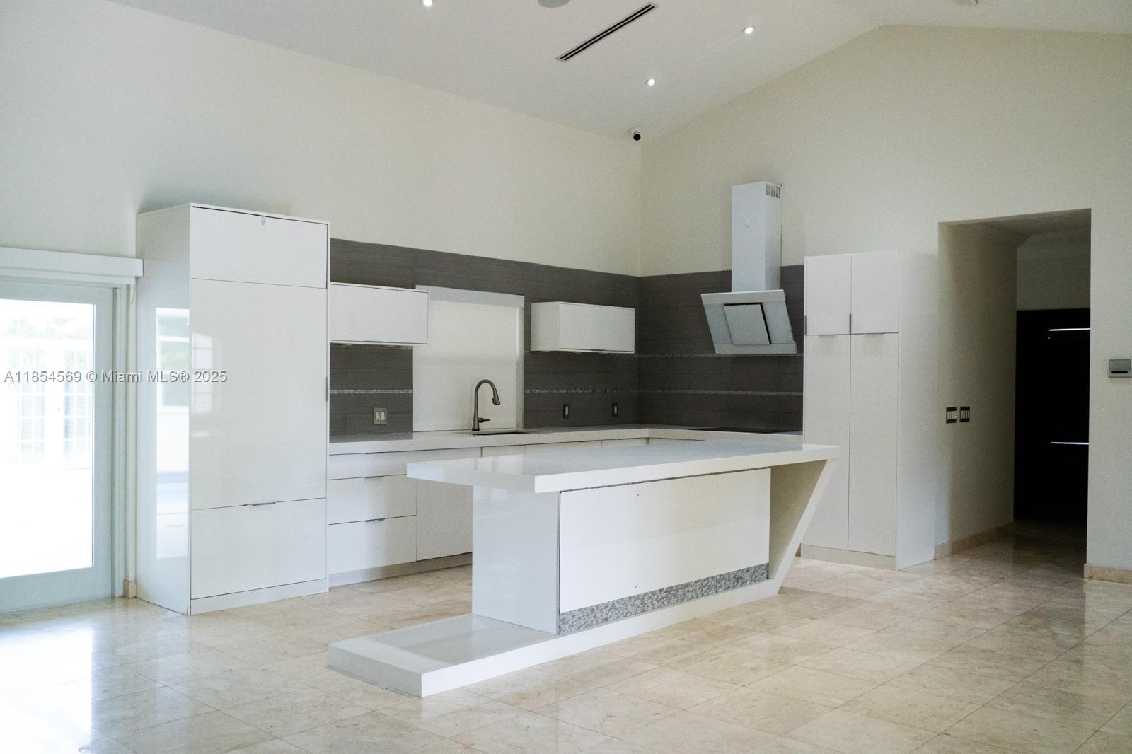 ANTIQUERS AERODROME - Residential Lease