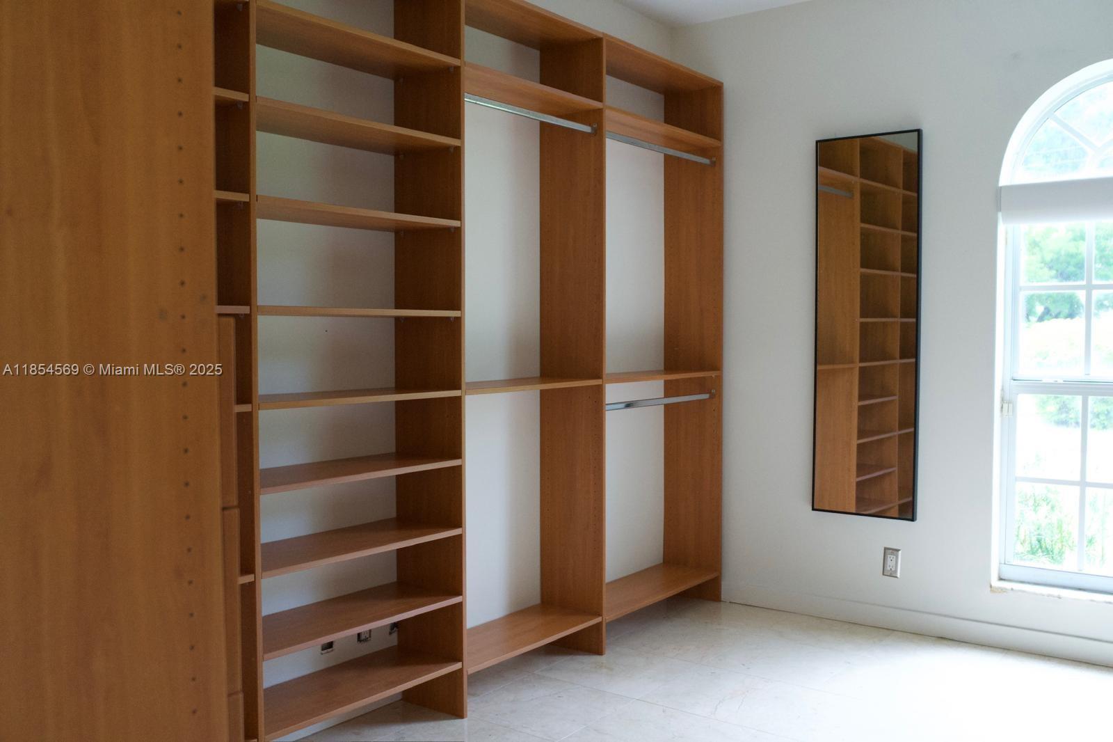 ANTIQUERS AERODROME - Residential Lease