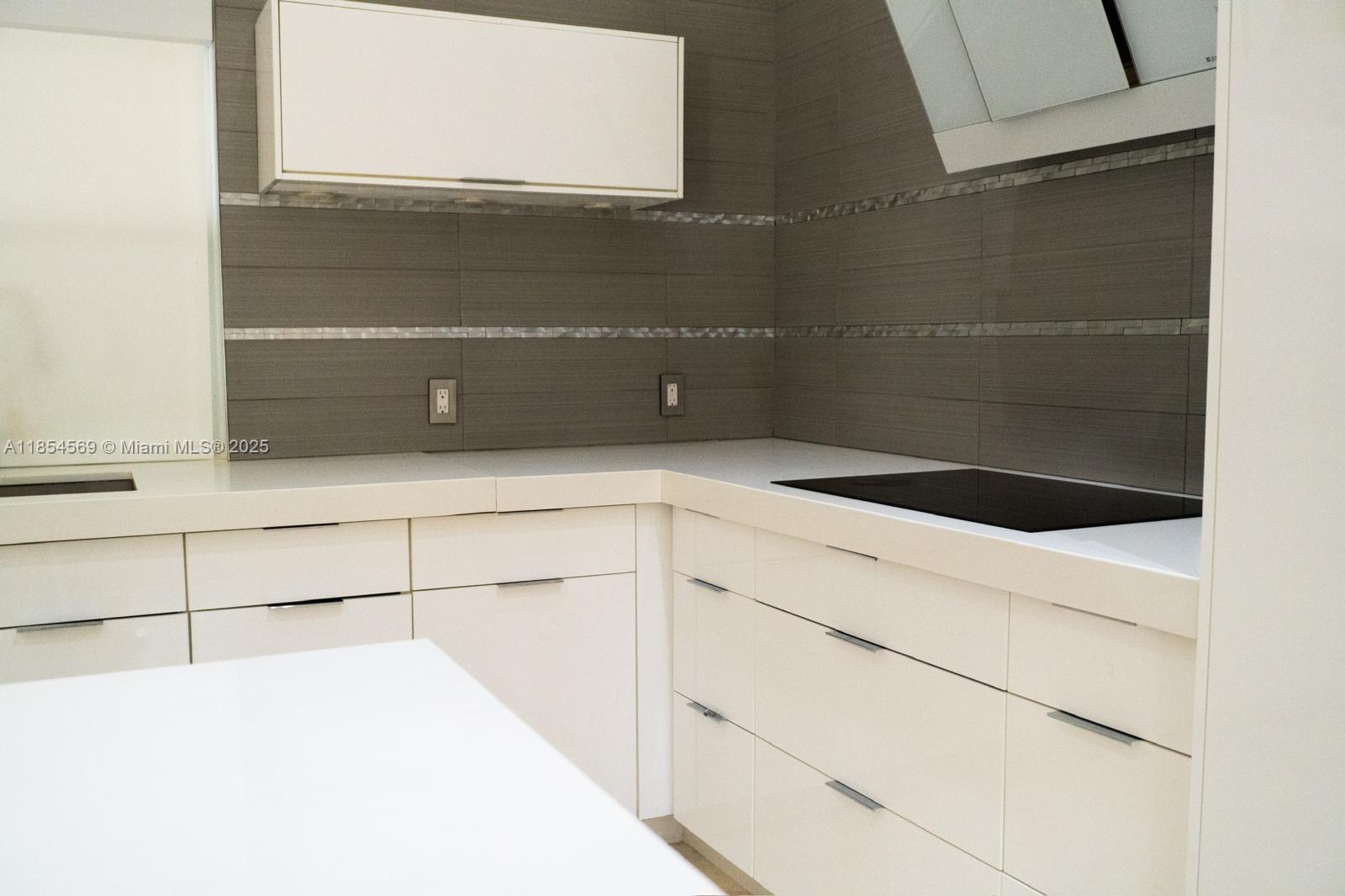 ANTIQUERS AERODROME - Residential Lease