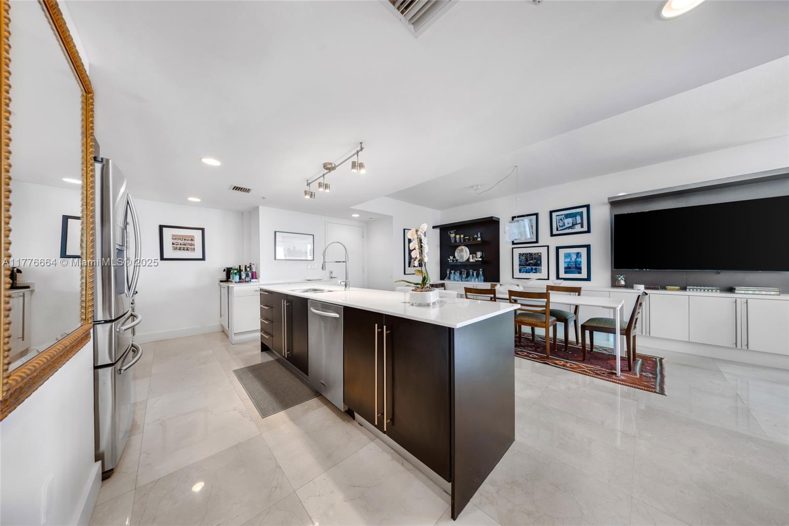 ONYX ON THE BAY CONDO - Residential