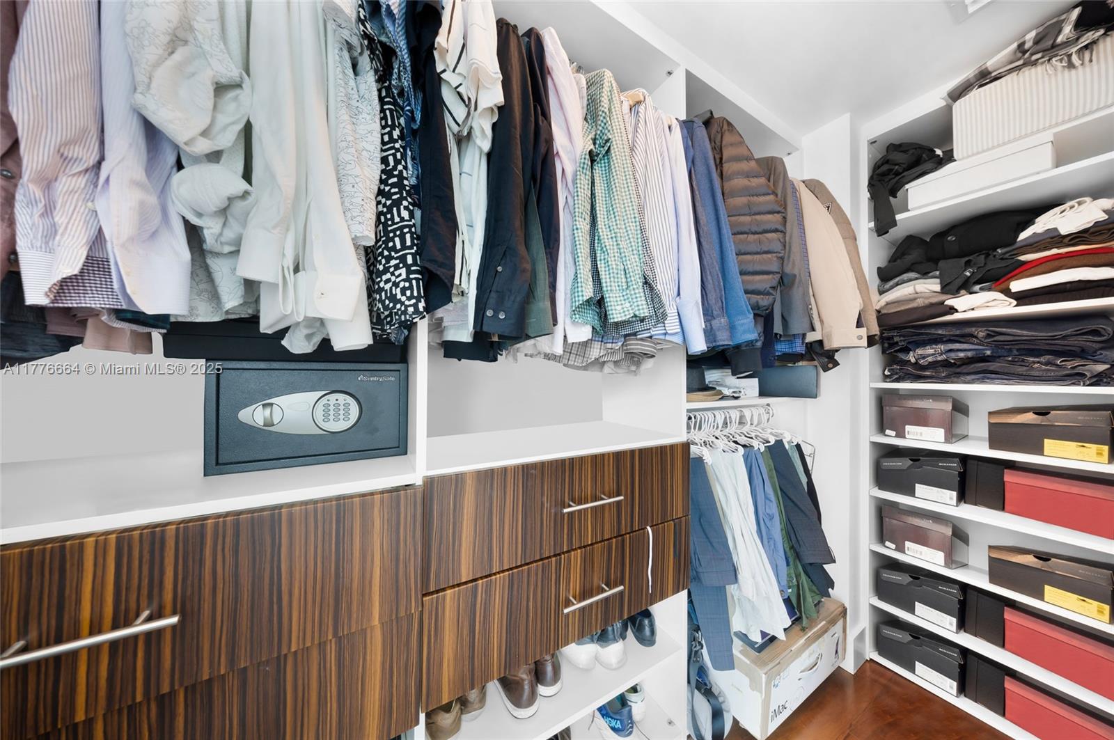 ONYX ON THE BAY CONDO - Residential