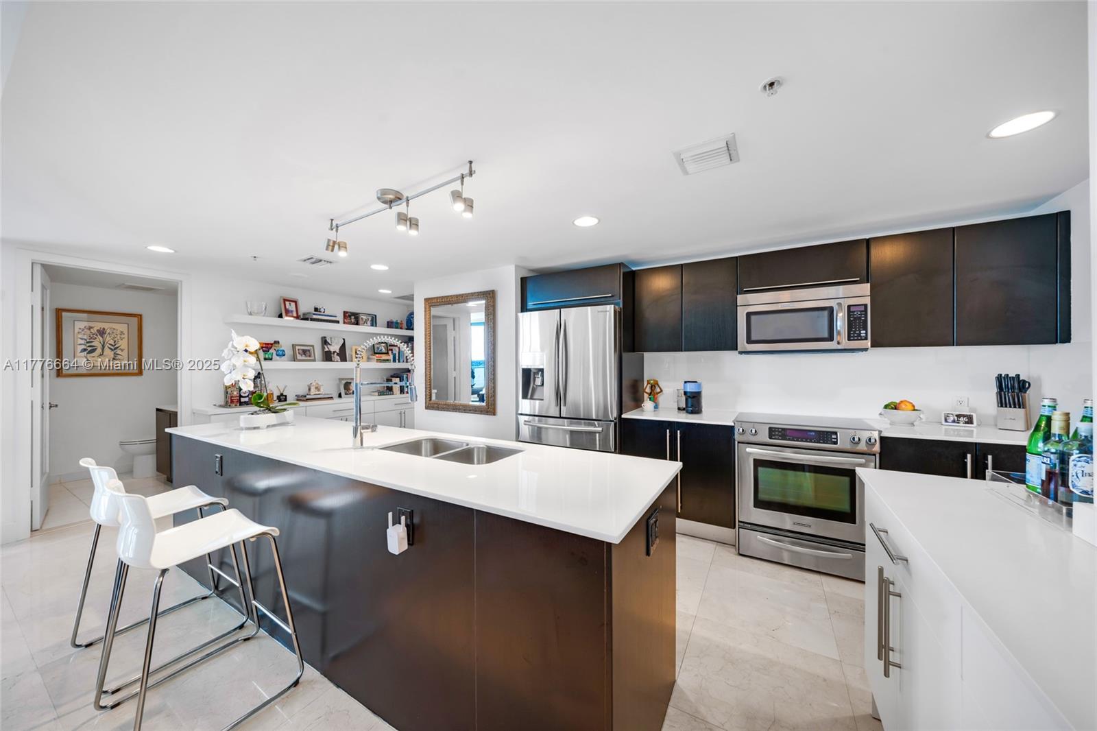 ONYX ON THE BAY CONDO - Residential