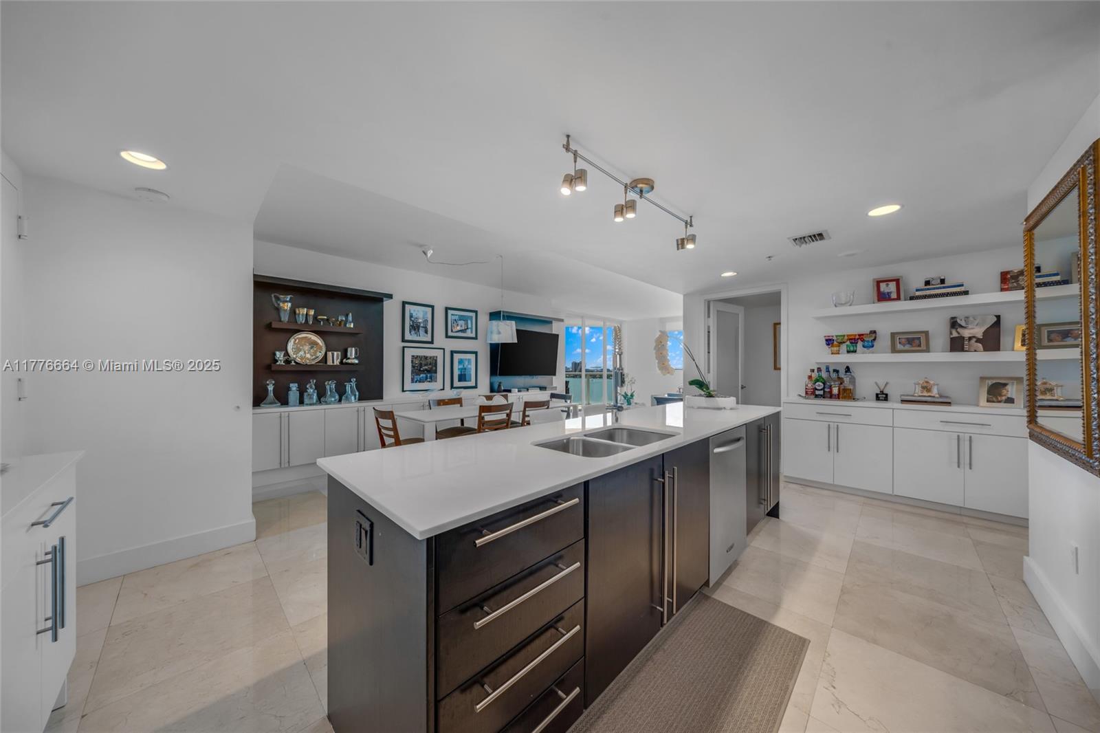 ONYX ON THE BAY CONDO - Residential