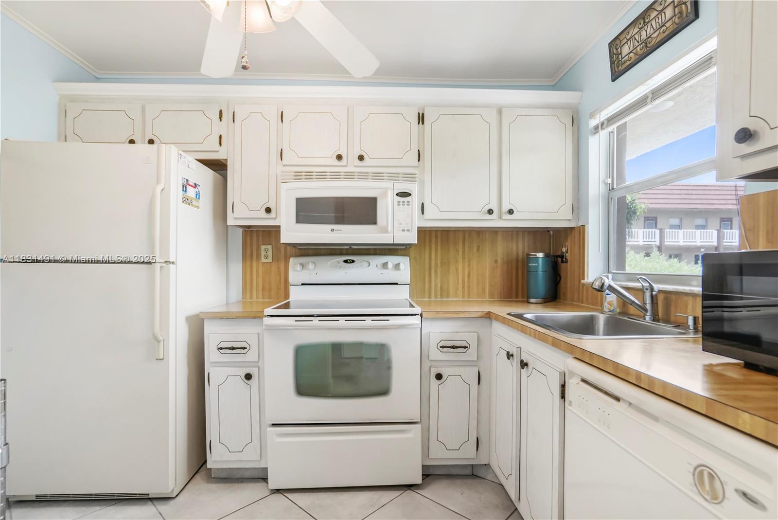 SUNRISE LAKES 97 CONDO - Residential